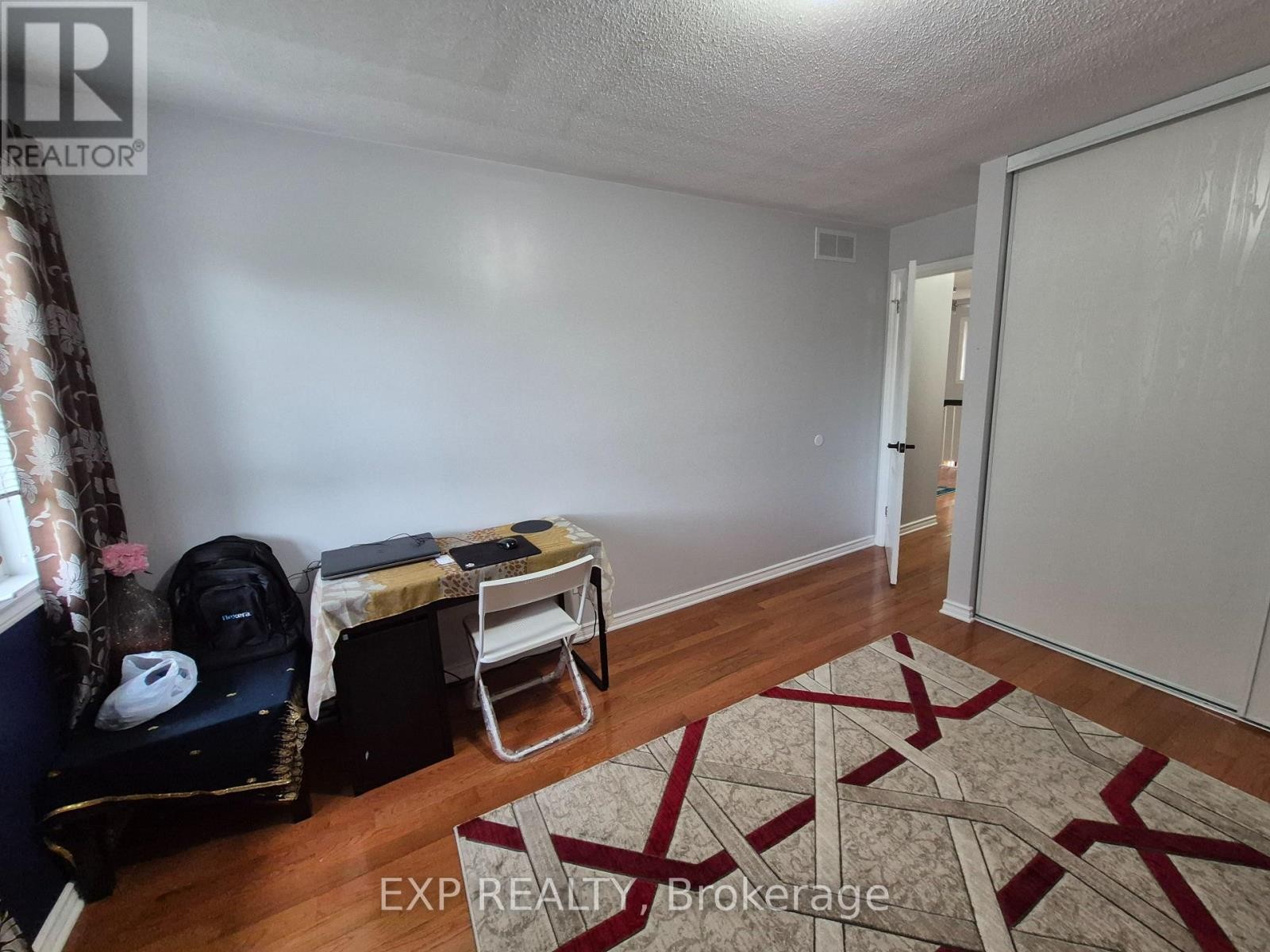 












192 WINDHURST DRIVE

,
Ottawa,




Ontario
K2G6J4

