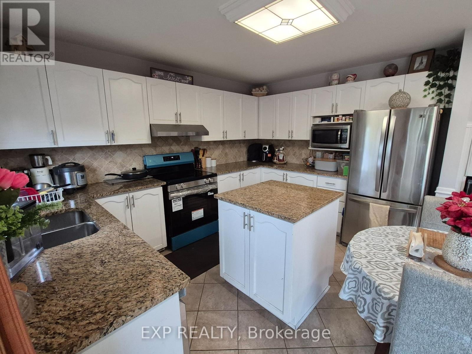 












192 WINDHURST DRIVE

,
Ottawa,




Ontario
K2G6J4

