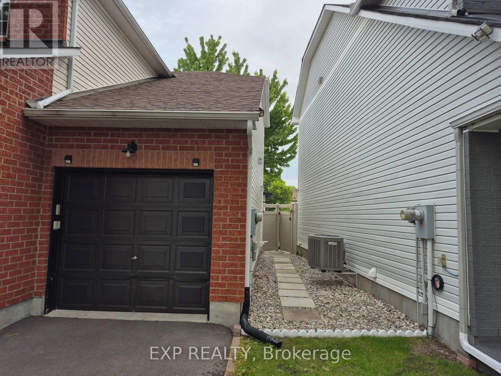 












192 WINDHURST DRIVE

,
Ottawa,




Ontario
K2G6J4

