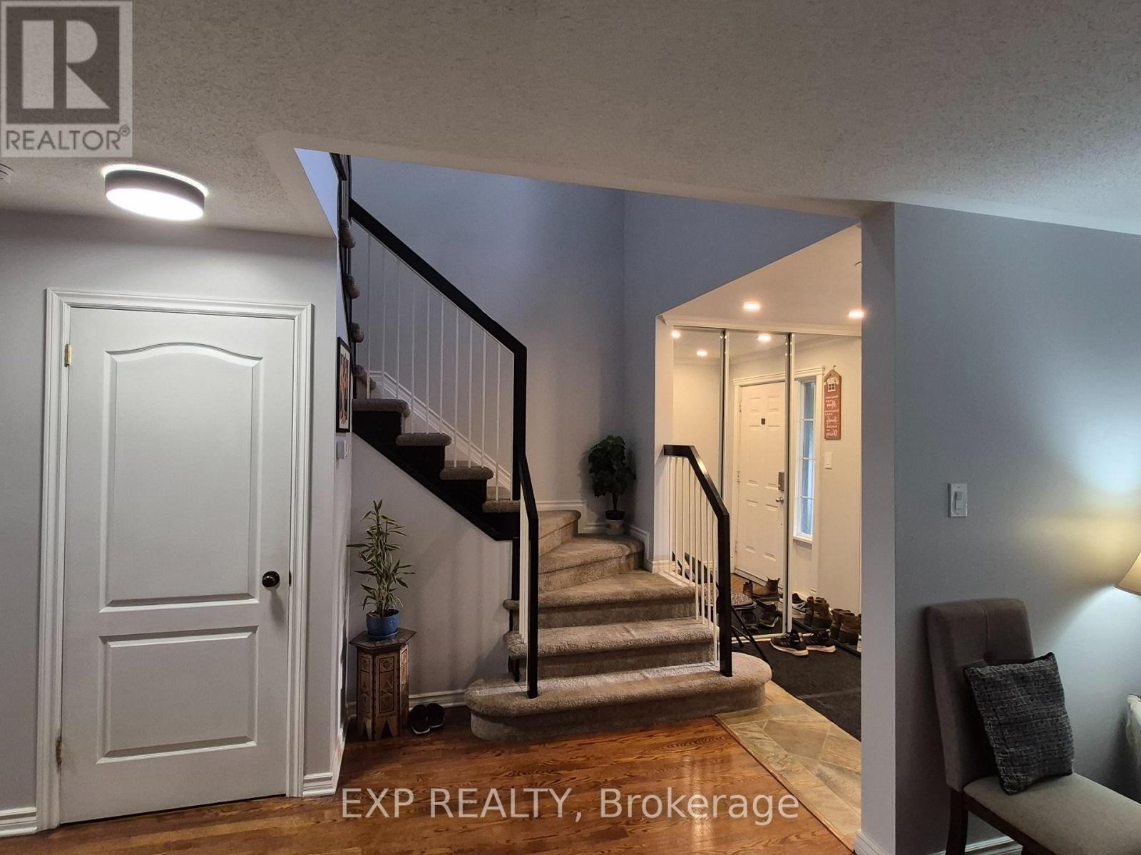 












192 WINDHURST DRIVE

,
Ottawa,




Ontario
K2G6J4

