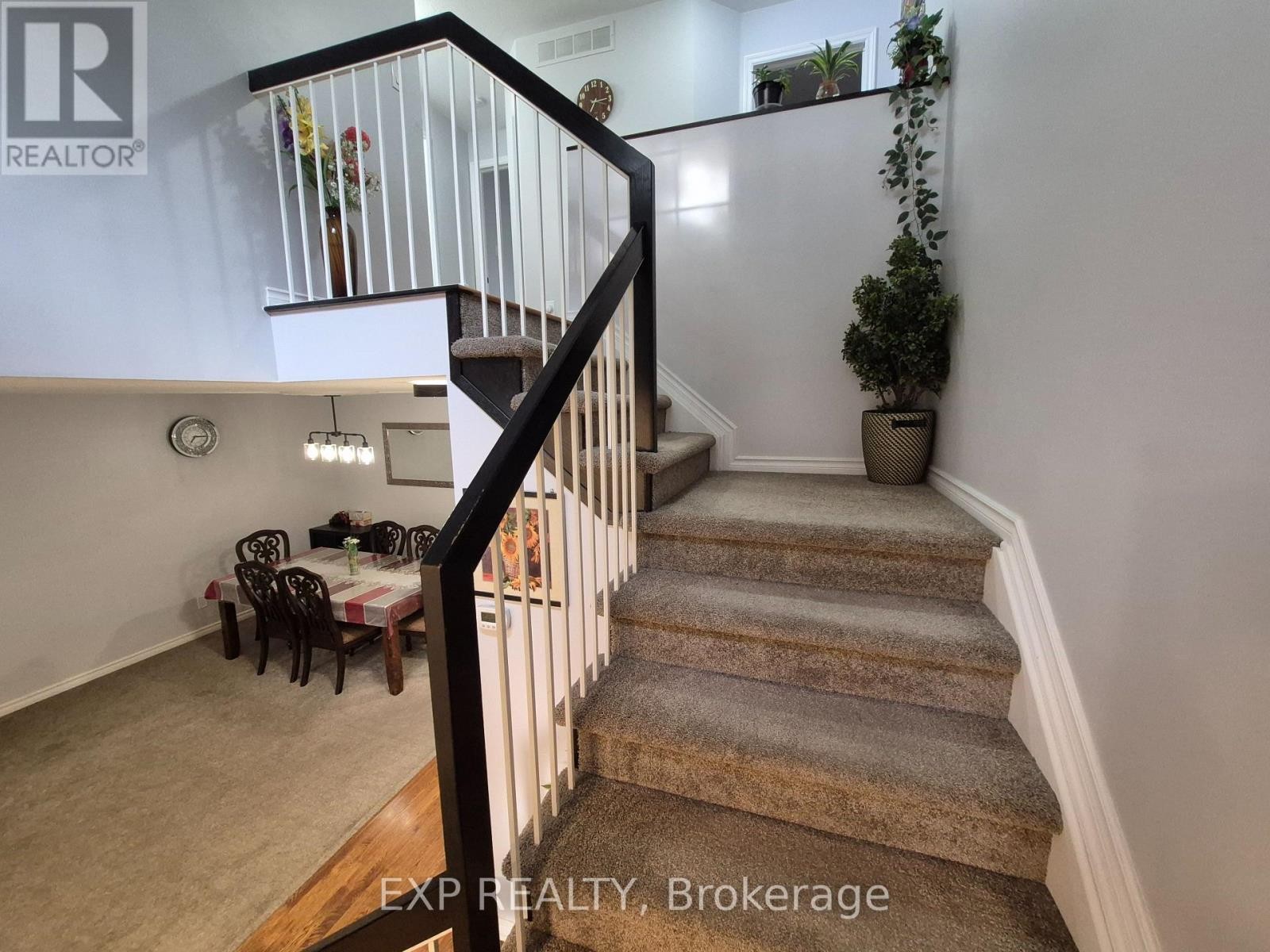 












192 WINDHURST DRIVE

,
Ottawa,




Ontario
K2G6J4

