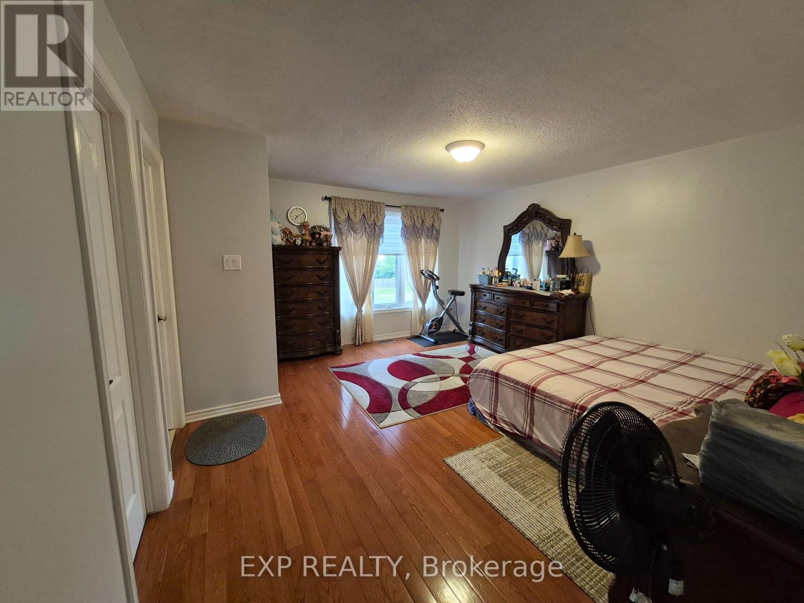 












192 WINDHURST DRIVE

,
Ottawa,




Ontario
K2G6J4

