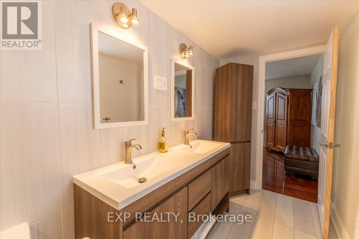 












3065 UPLANDS DRIVE

,
Ottawa,




Ontario
K1V9X7

