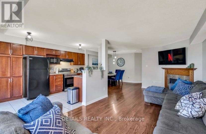 












303 BRIGITTA STREET

,
Ottawa,




Ontario
K2S0H8

