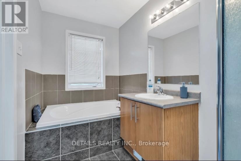 












303 BRIGITTA STREET

,
Ottawa,




Ontario
K2S0H8

