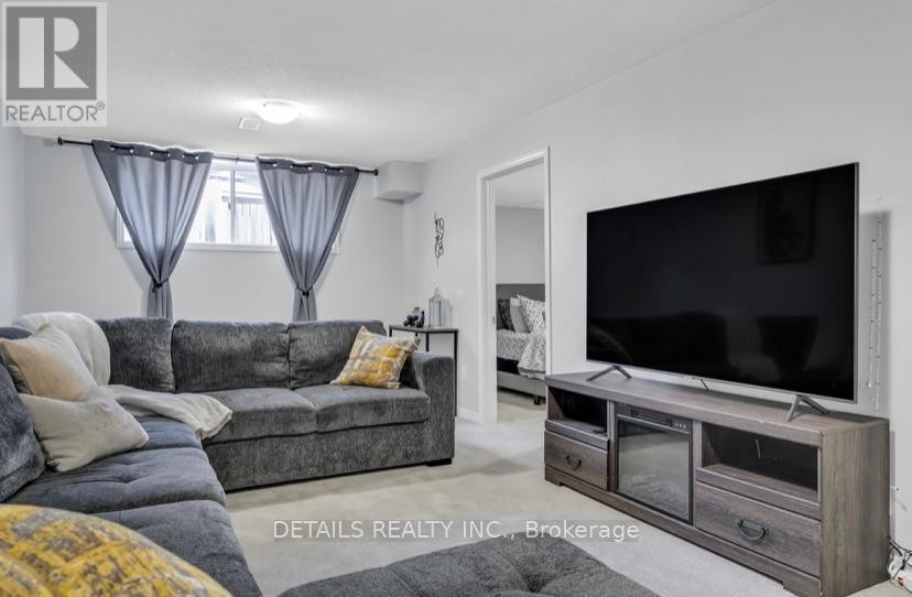 












303 BRIGITTA STREET

,
Ottawa,




Ontario
K2S0H8


