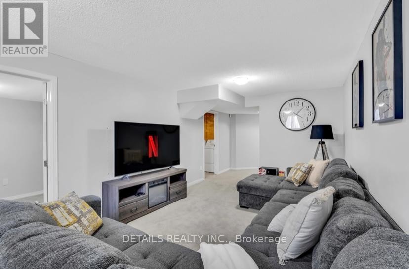 












303 BRIGITTA STREET

,
Ottawa,




Ontario
K2S0H8

