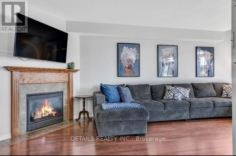 












303 BRIGITTA STREET

,
Ottawa,




Ontario
K2S0H8

