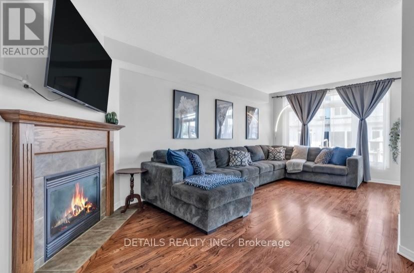 












303 BRIGITTA STREET

,
Ottawa,




Ontario
K2S0H8

