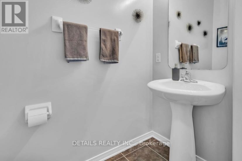 












303 BRIGITTA STREET

,
Ottawa,




Ontario
K2S0H8

