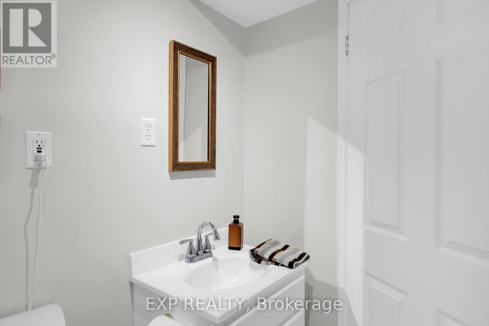 












1989 RIDEAU ROAD

,
Ottawa,




Ontario
K1X1E1

