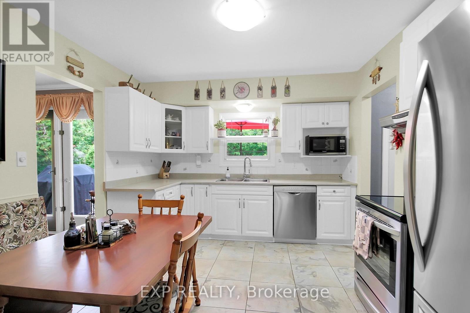 












1989 RIDEAU ROAD

,
Ottawa,




Ontario
K1X1E1

