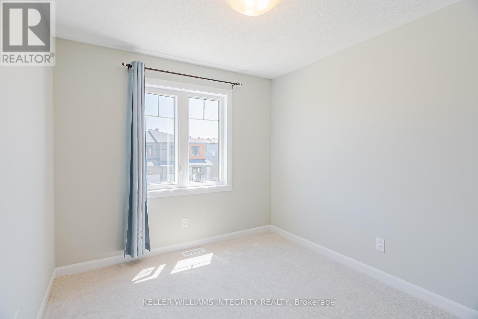 












96 OSLER STREET E

,
Ottawa,




Ontario
K2W0K8

