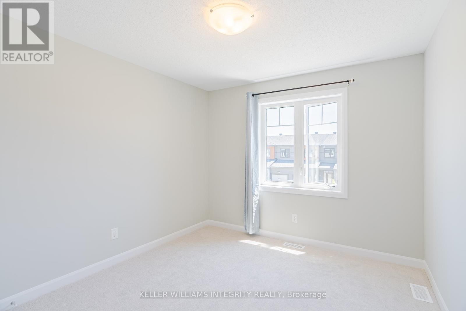 












96 OSLER STREET E

,
Ottawa,




Ontario
K2W0K8

