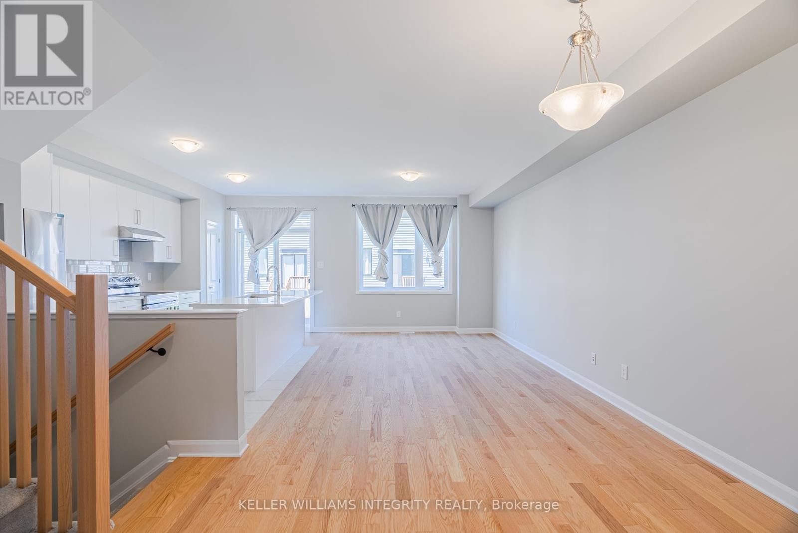 












96 OSLER STREET E

,
Ottawa,




Ontario
K2W0K8

