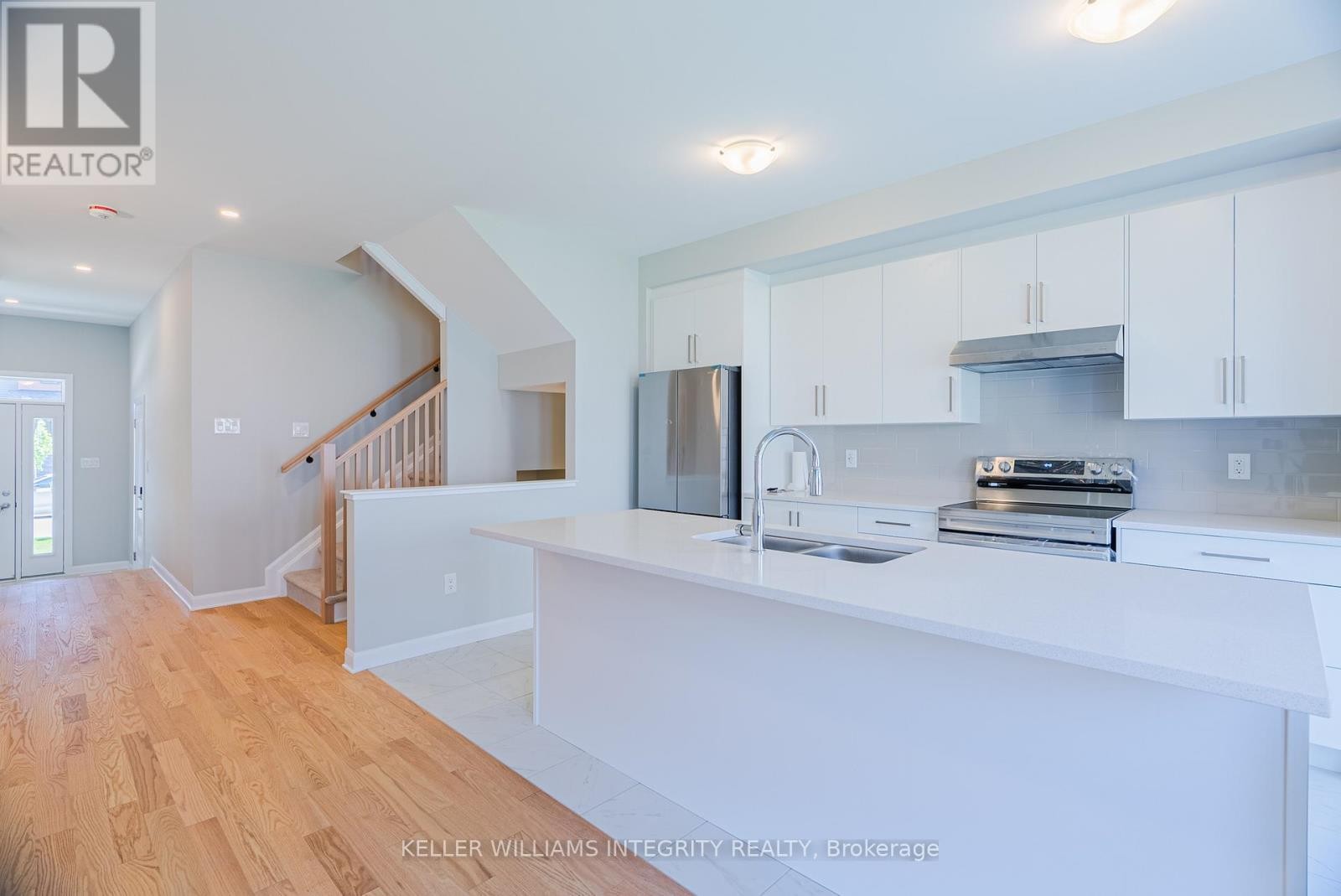 












96 OSLER STREET E

,
Ottawa,




Ontario
K2W0K8


