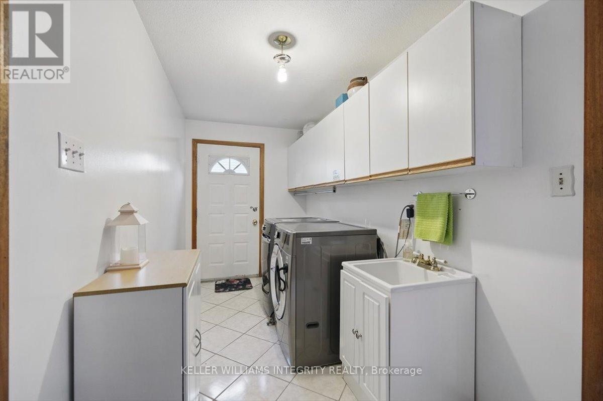 












1954 CATHERINE STREET

,
Clarence-Rockland,




Ontario
K4K1H6

