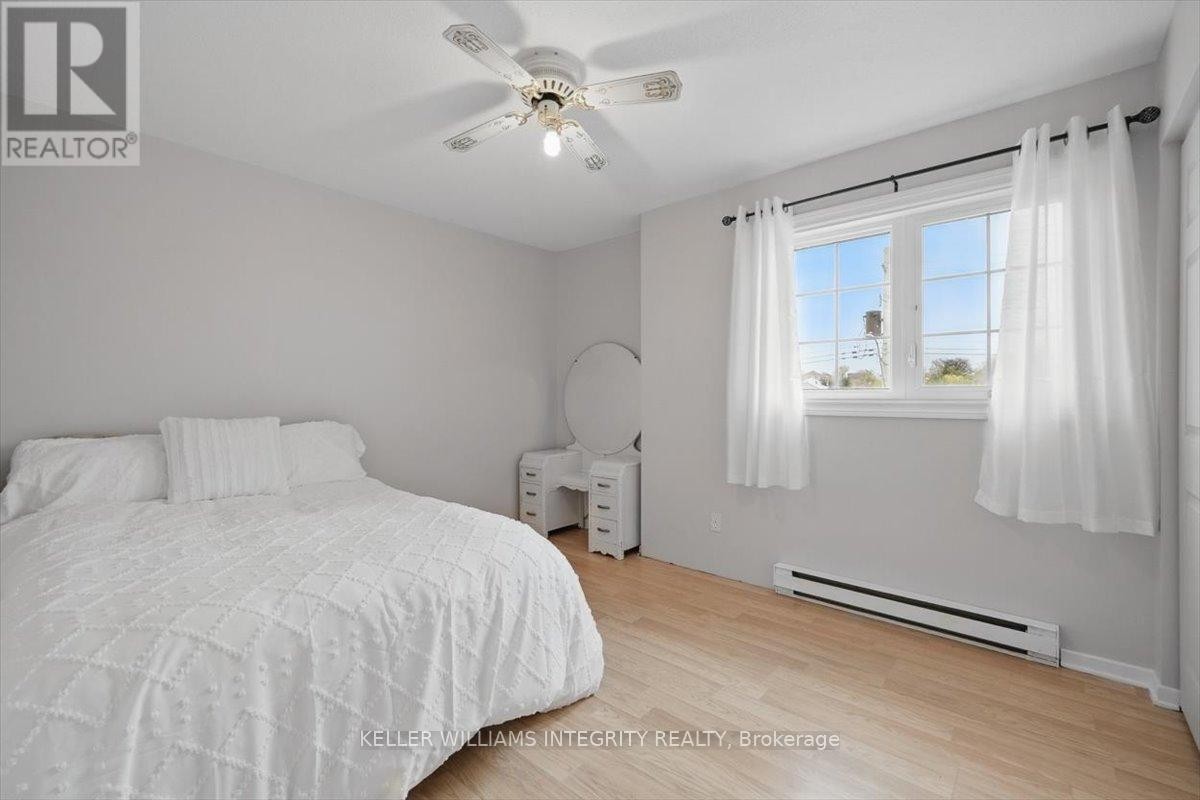 












1954 CATHERINE STREET

,
Clarence-Rockland,




Ontario
K4K1H6

