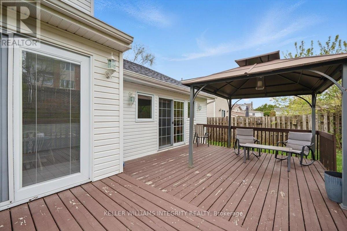 












1954 CATHERINE STREET

,
Clarence-Rockland,




Ontario
K4K1H6

