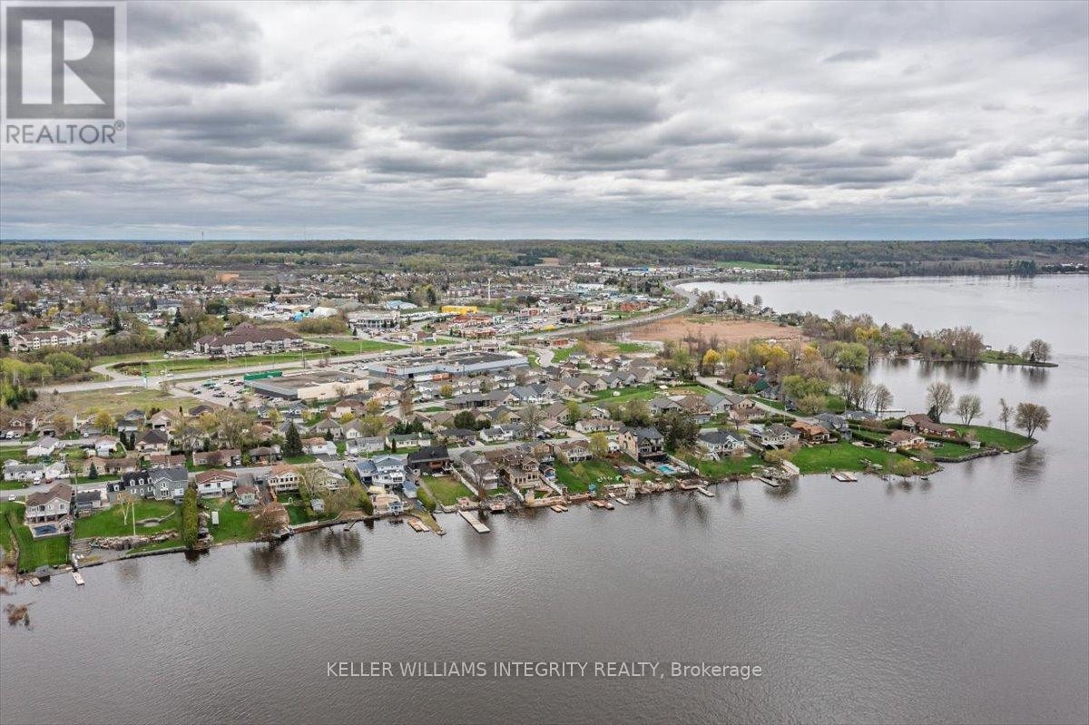 












1954 CATHERINE STREET

,
Clarence-Rockland,




Ontario
K4K1H6

