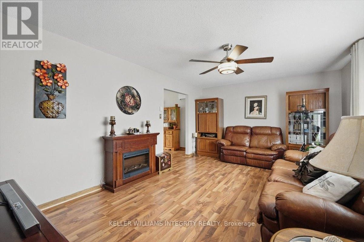 












1954 CATHERINE STREET

,
Clarence-Rockland,




Ontario
K4K1H6


