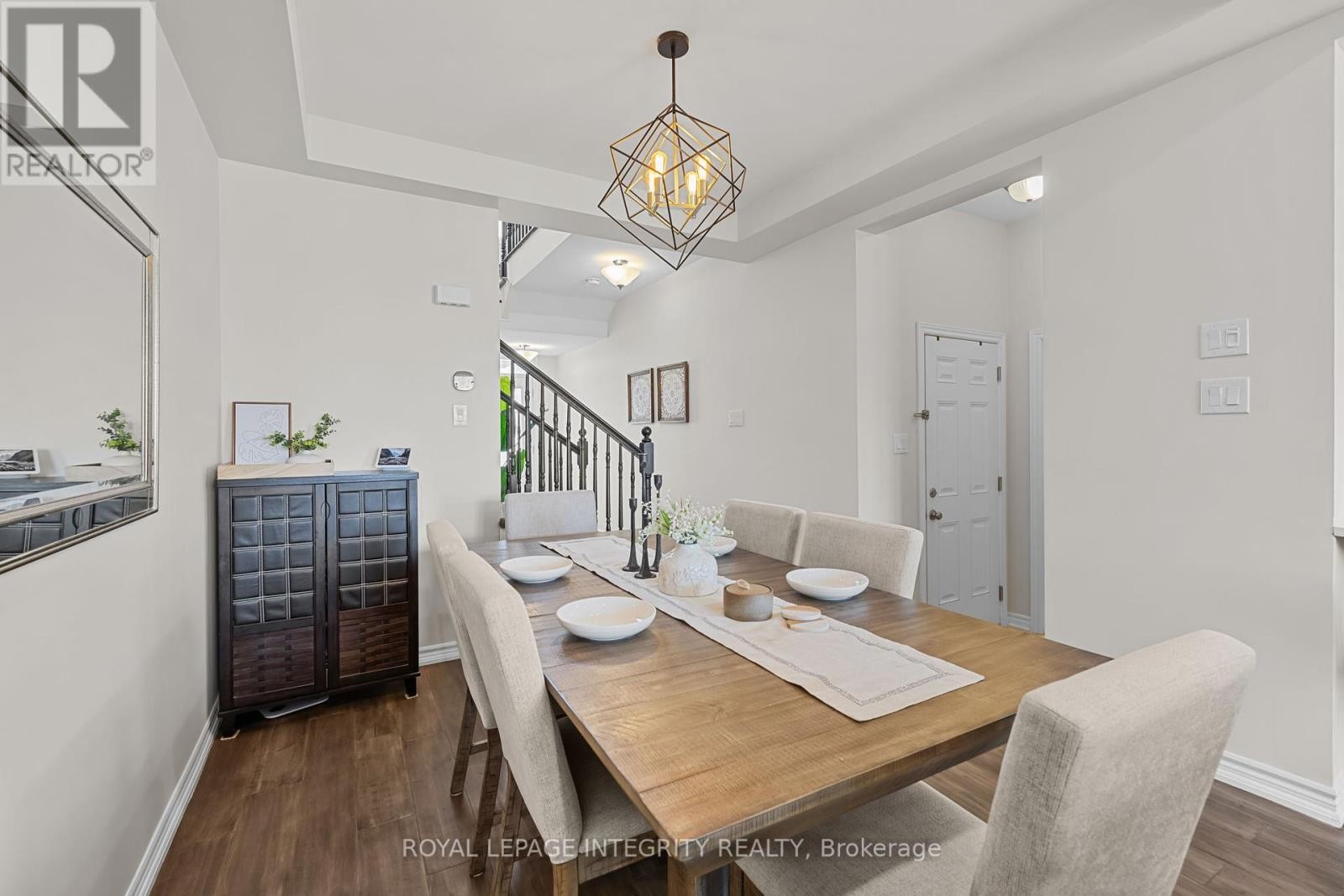 












568 COPE DRIVE

,
Ottawa,




Ontario
K2V0N8

