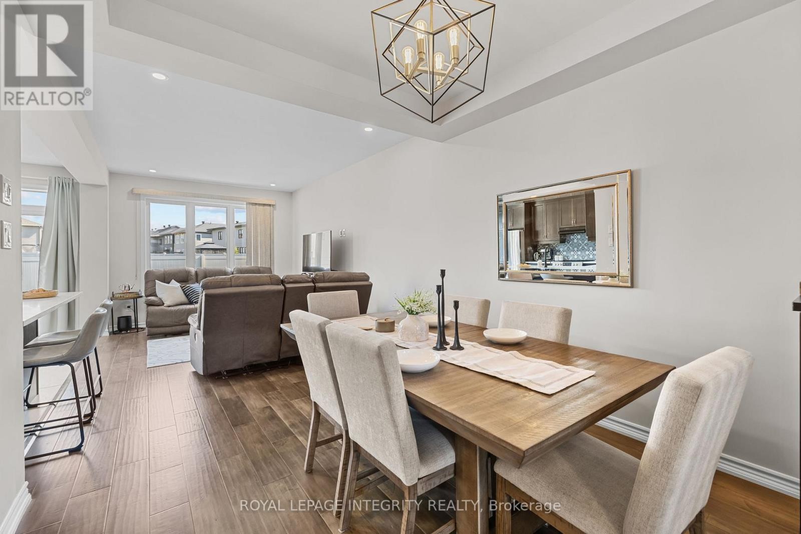 












568 COPE DRIVE

,
Ottawa,




Ontario
K2V0N8

