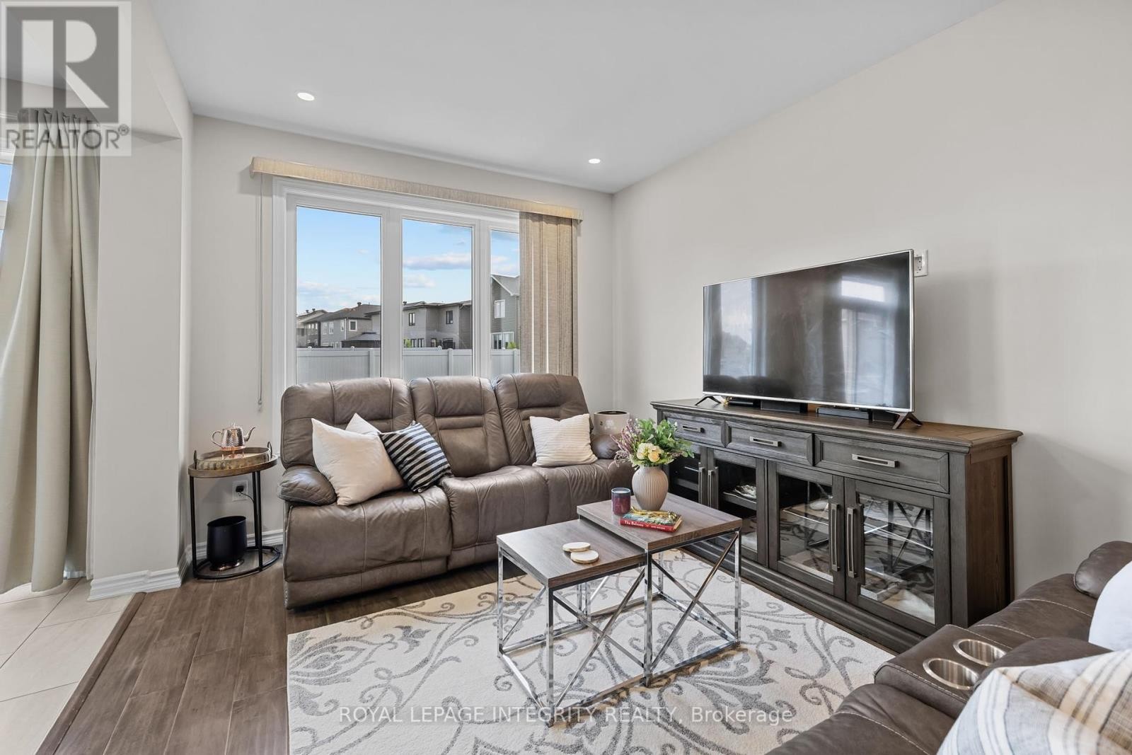 












568 COPE DRIVE

,
Ottawa,




Ontario
K2V0N8

