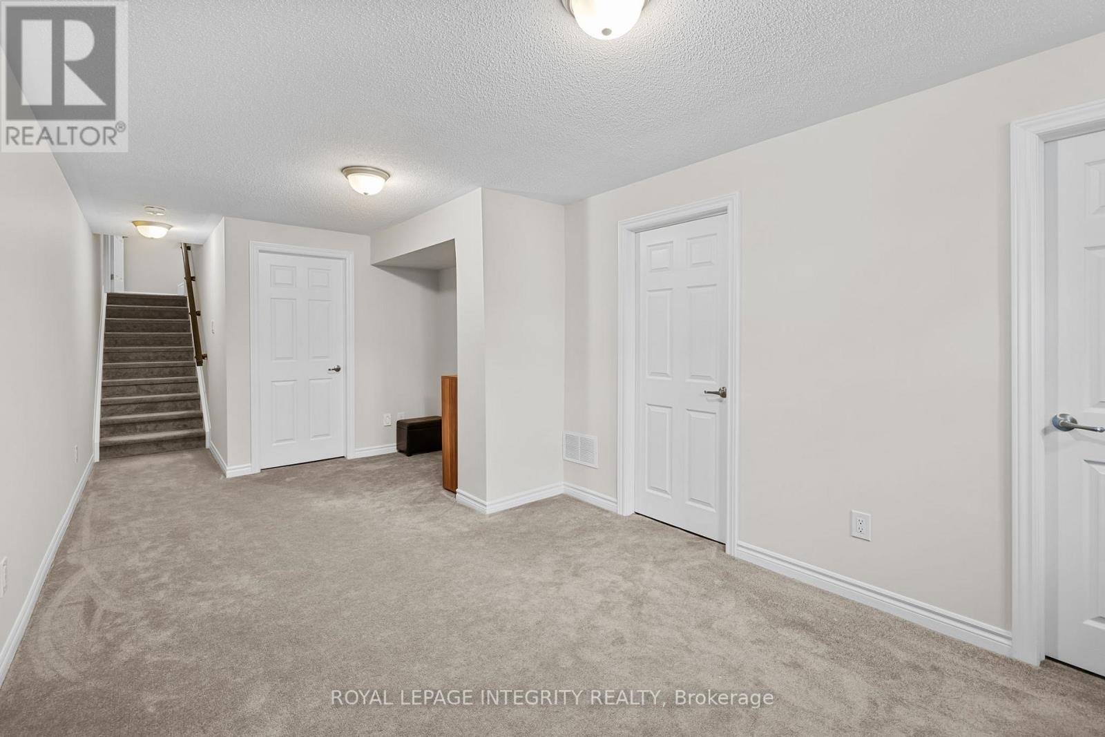 












568 COPE DRIVE

,
Ottawa,




Ontario
K2V0N8

