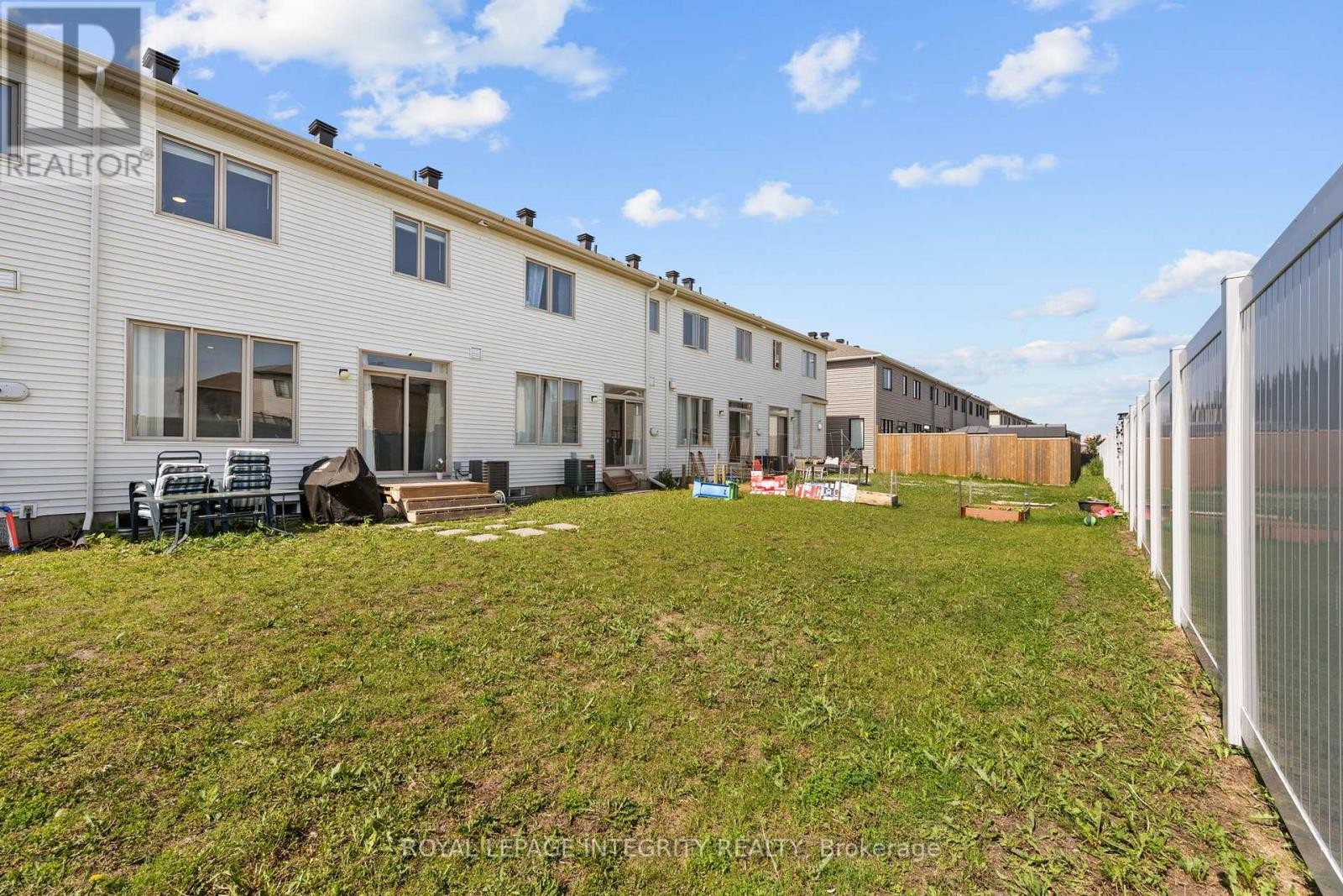 












568 COPE DRIVE

,
Ottawa,




Ontario
K2V0N8

