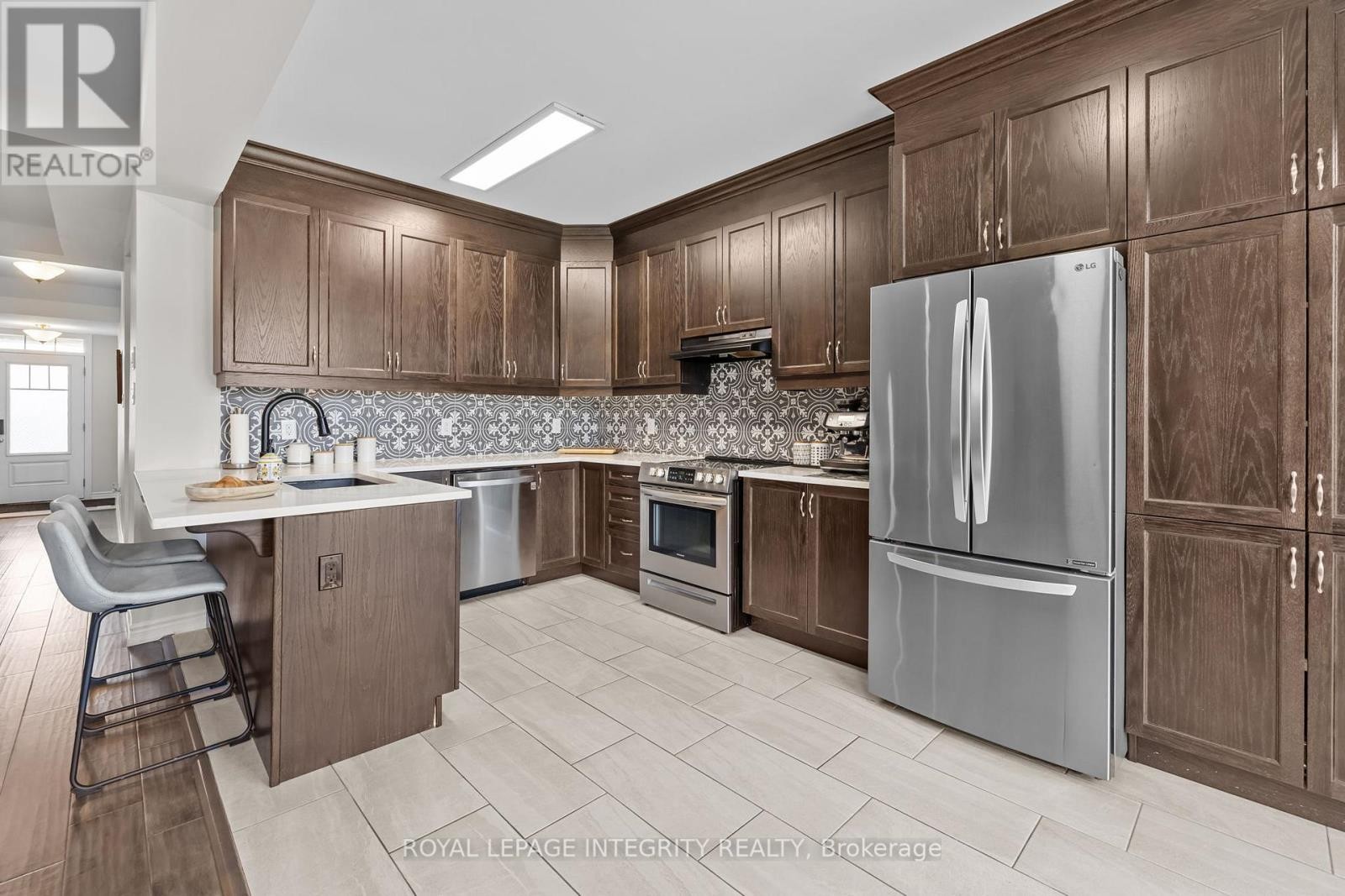 












568 COPE DRIVE

,
Ottawa,




Ontario
K2V0N8

