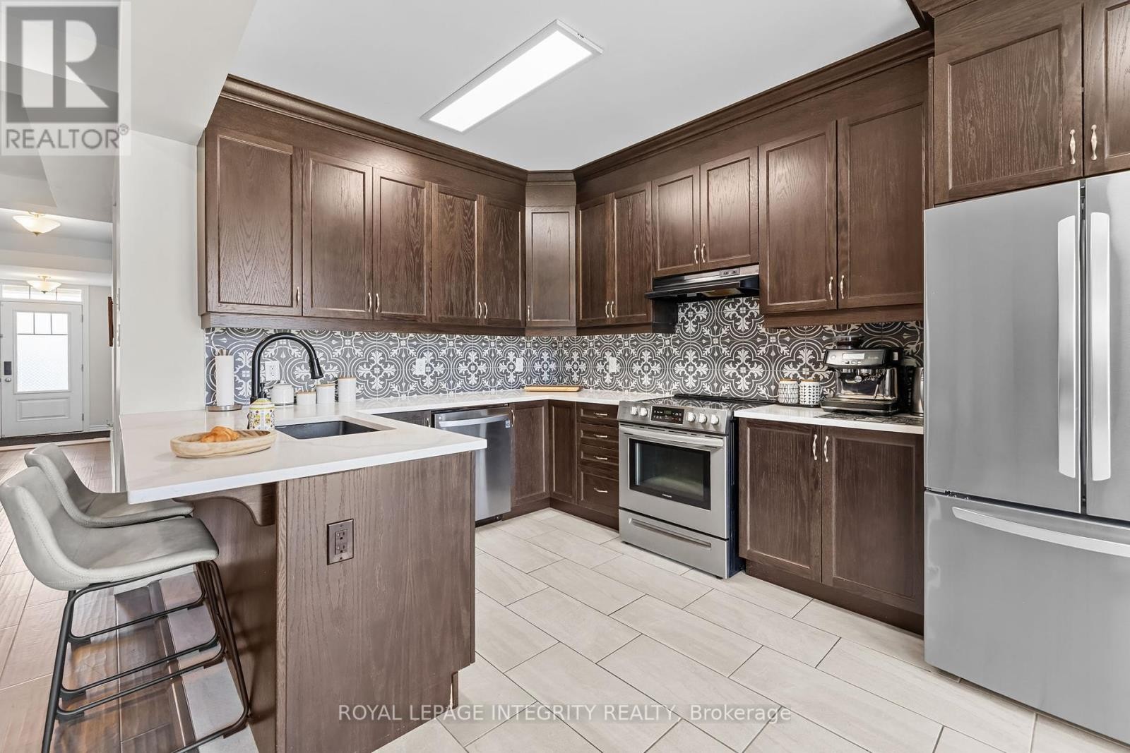












568 COPE DRIVE

,
Ottawa,




Ontario
K2V0N8

