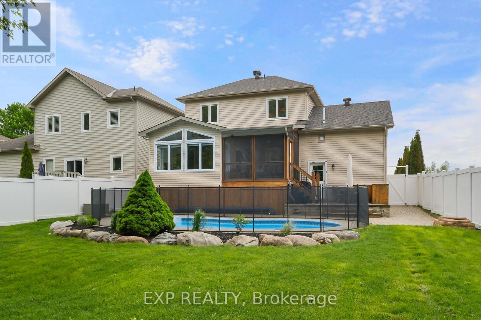 












86 OASIS STREET

,
The Nation,




Ontario
K0A2M0


