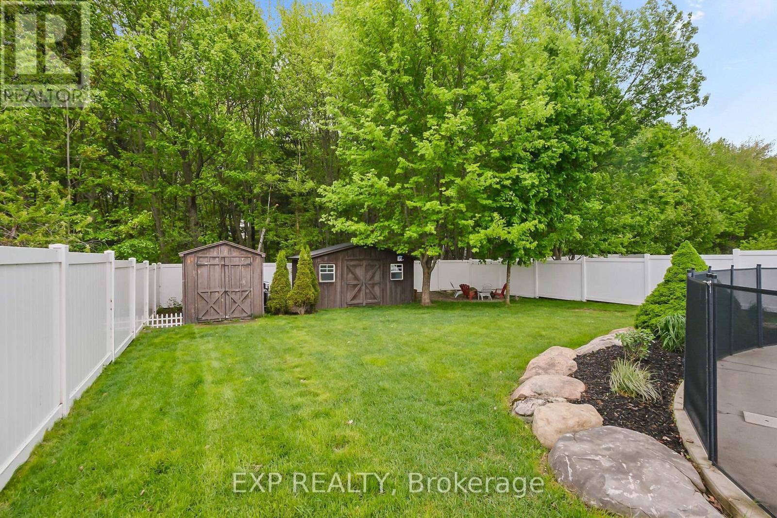 












86 OASIS STREET

,
The Nation,




Ontario
K0A2M0

