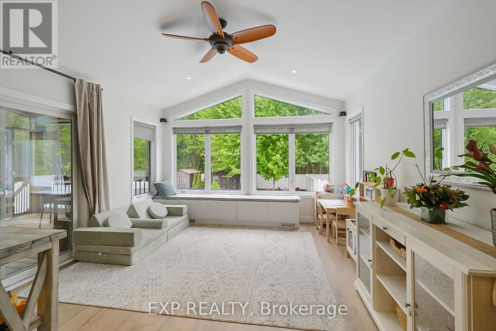 












86 OASIS STREET

,
The Nation,




Ontario
K0A2M0

