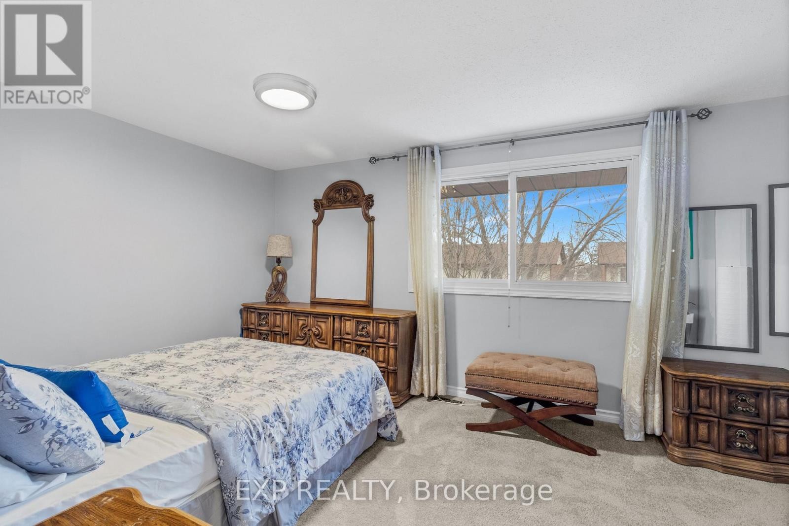 












14 - 2570 SOUTHVALE CRESCENT

,
Ottawa,




Ontario
K1B5B6

