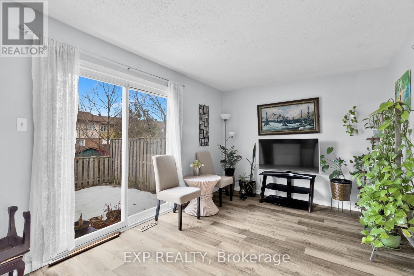 












14 - 2570 SOUTHVALE CRESCENT

,
Ottawa,




Ontario
K1B5B6

