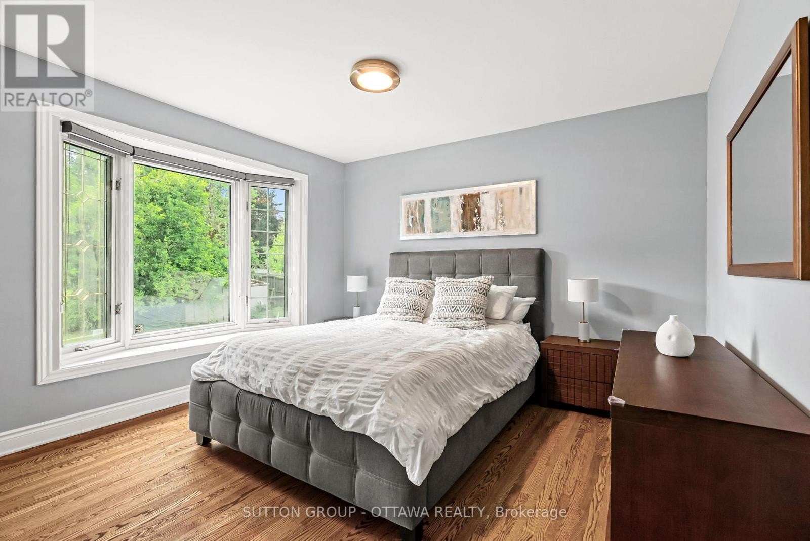 












19 DONLAND AVENUE

,
Ottawa,




Ontario
K2G3A4

