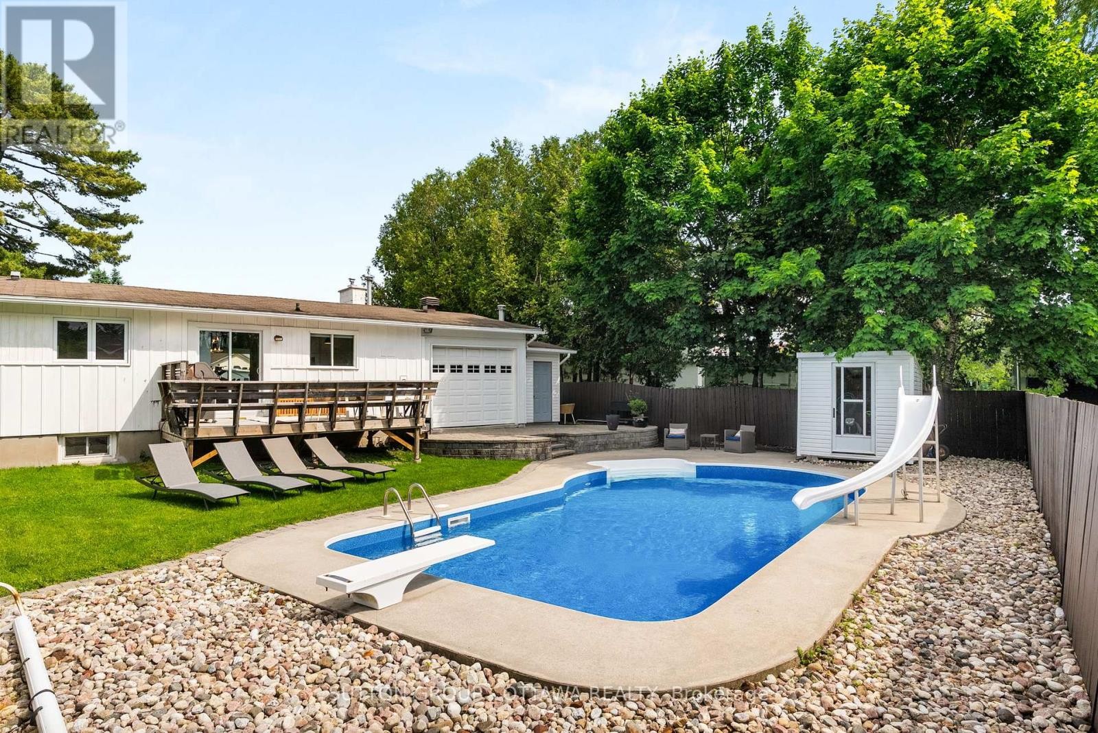












19 DONLAND AVENUE

,
Ottawa,




Ontario
K2G3A4

