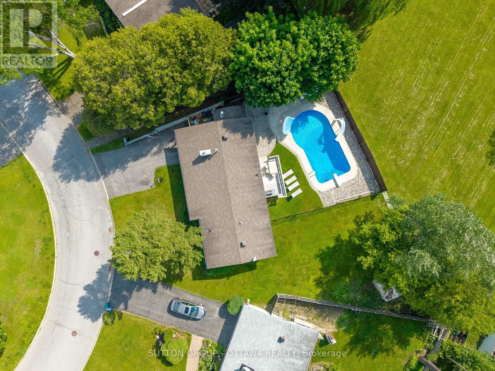












19 DONLAND AVENUE

,
Ottawa,




Ontario
K2G3A4

