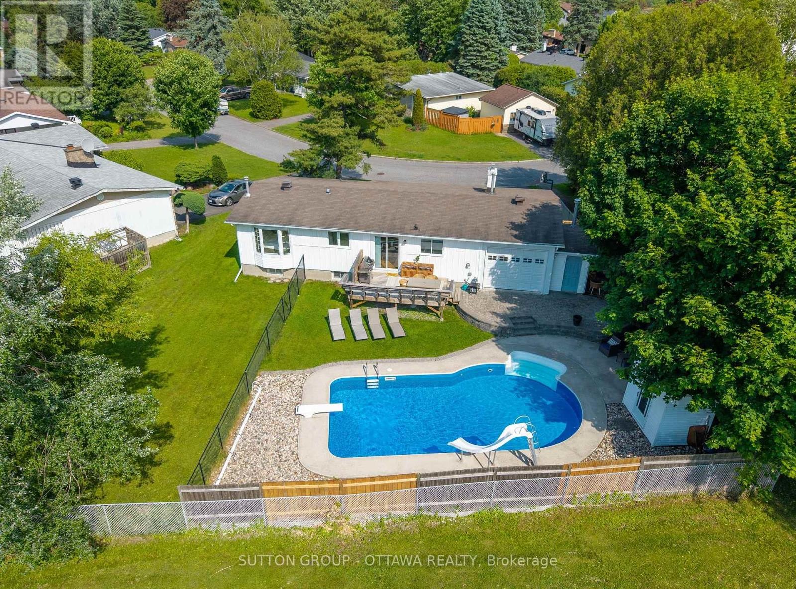 












19 DONLAND AVENUE

,
Ottawa,




Ontario
K2G3A4

