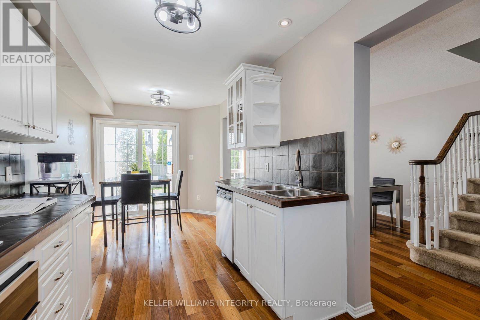 












336 QUETICO PRIVATE

,
Ottawa,




Ontario
K2J0E5

