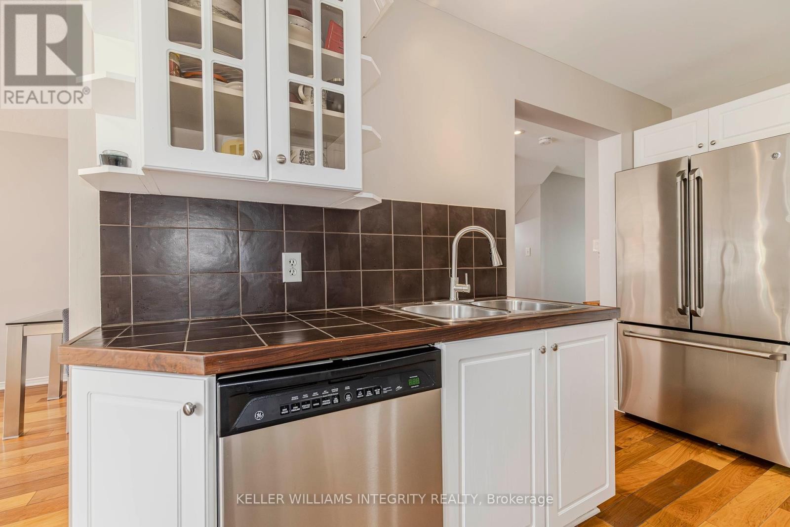 












336 QUETICO PRIVATE

,
Ottawa,




Ontario
K2J0E5

