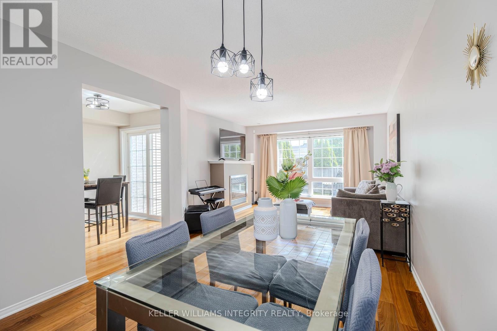 












336 QUETICO PRIVATE

,
Ottawa,




Ontario
K2J0E5


