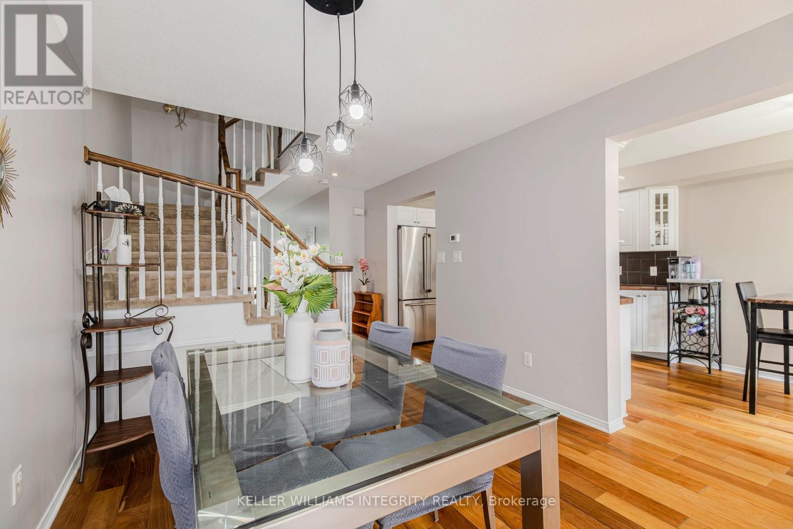 












336 QUETICO PRIVATE

,
Ottawa,




Ontario
K2J0E5

