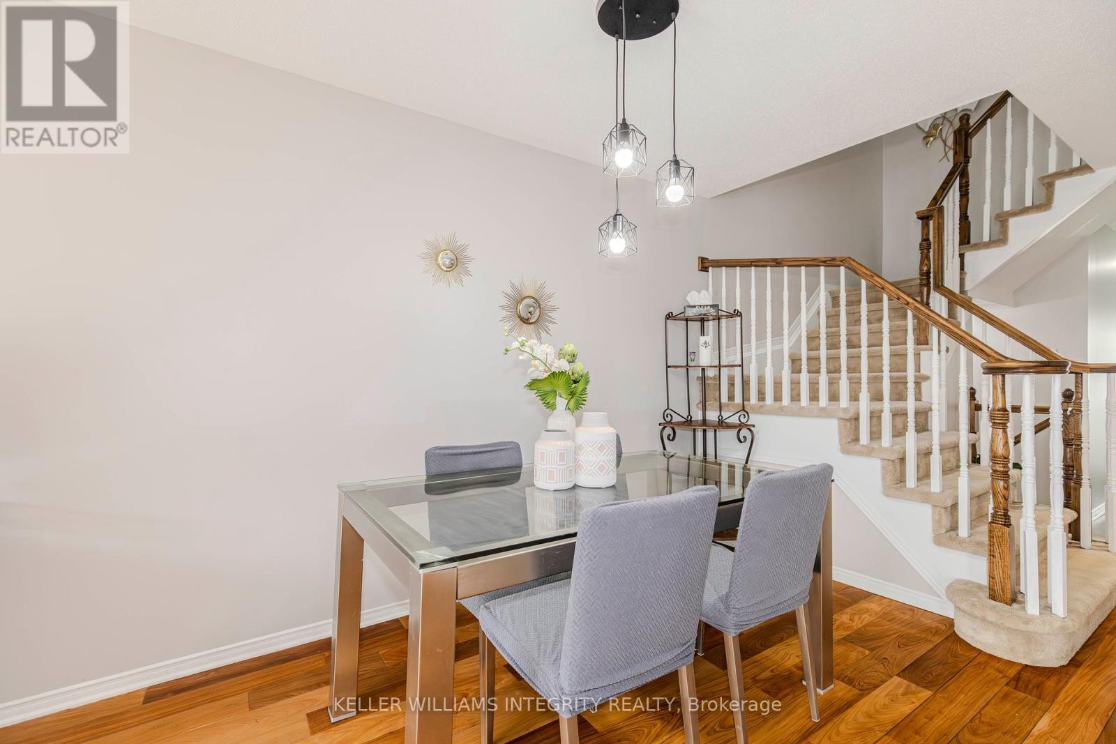 












336 QUETICO PRIVATE

,
Ottawa,




Ontario
K2J0E5

