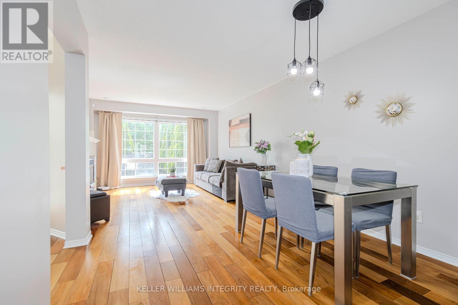 












336 QUETICO PRIVATE

,
Ottawa,




Ontario
K2J0E5

