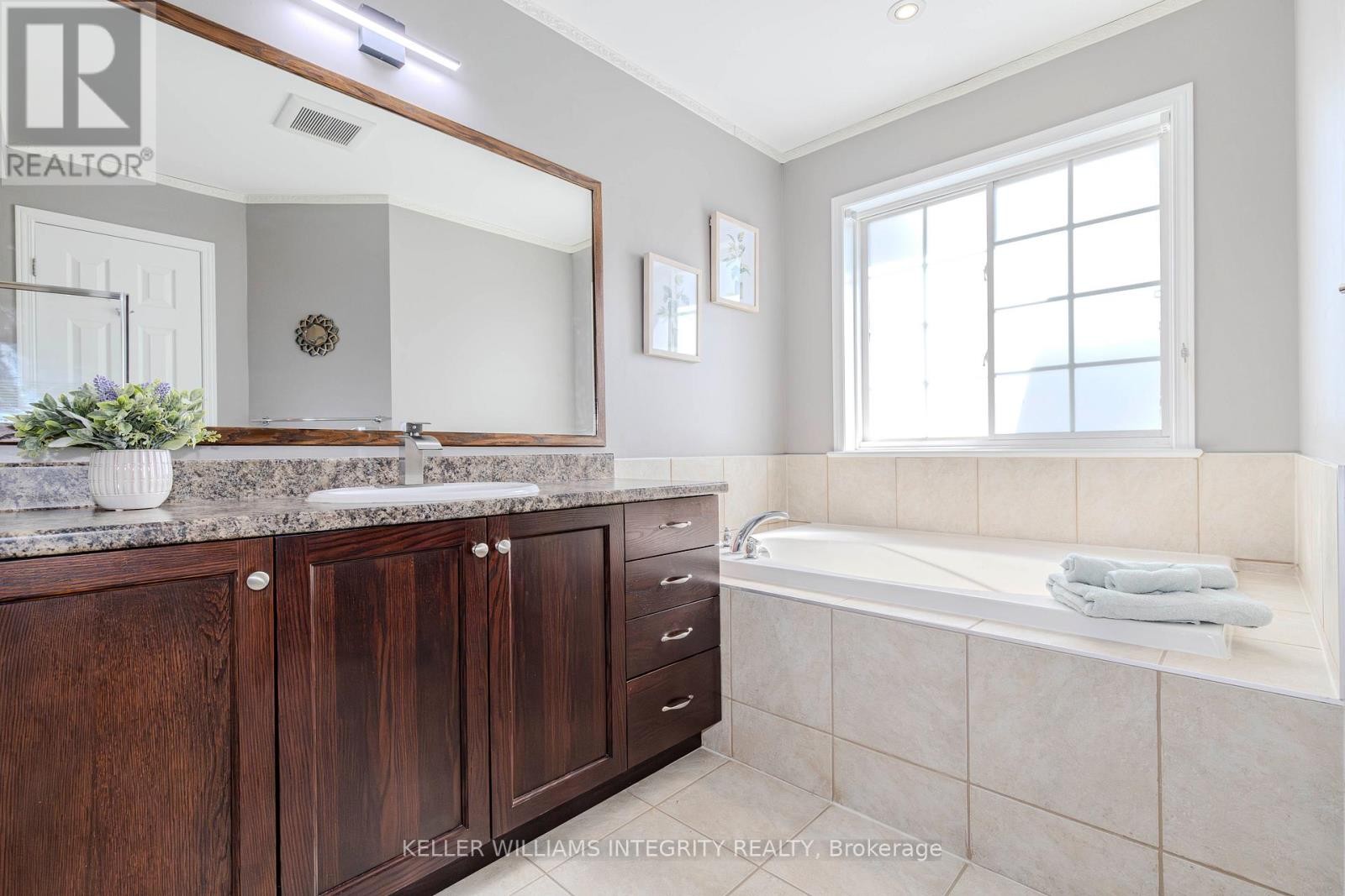 












336 QUETICO PRIVATE

,
Ottawa,




Ontario
K2J0E5

