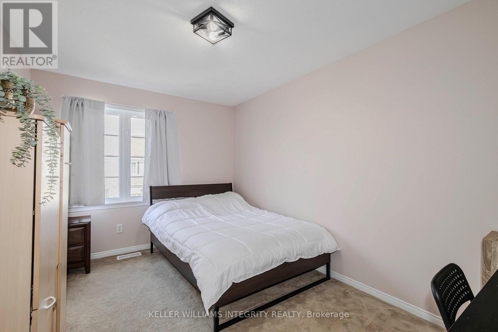 












336 QUETICO PRIVATE

,
Ottawa,




Ontario
K2J0E5

