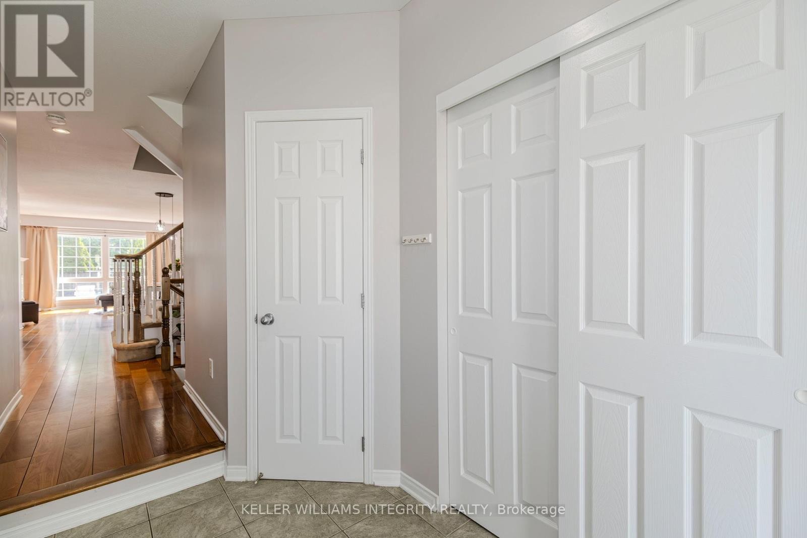 












336 QUETICO PRIVATE

,
Ottawa,




Ontario
K2J0E5


